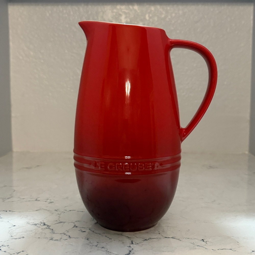 Le Creuset Cerise 1.6 liter Stoneware Pitcher